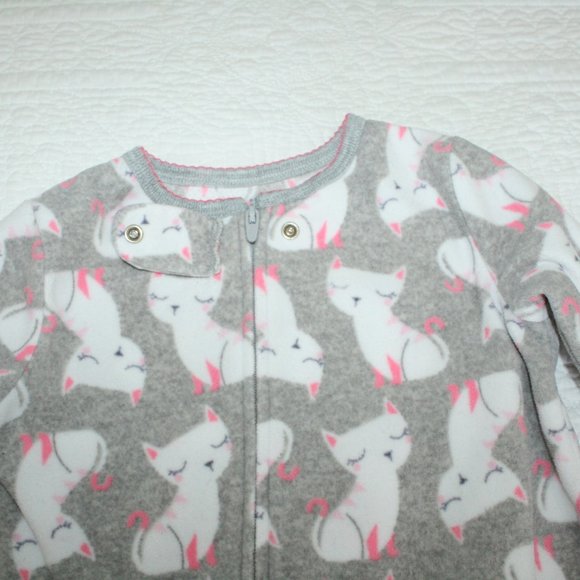 5/$20 Baby girl fleece sleeper with cats 9 months - Picture 8 of 13